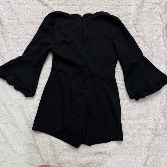 She+ Sky medium women’s v neck Long Sleeve Romper Shorts - Picture 2 of 5